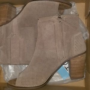 TOMS Majorca Peeptoe Bootie (taupe)